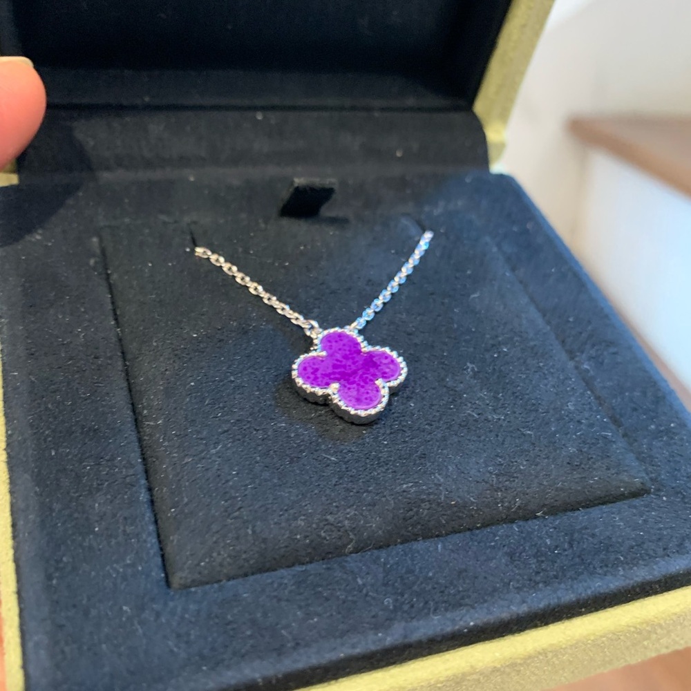 Van Cleef and Arpels Sugilite PURPLE Vintage Alhambra pendant 18k WG - Picture 6 of 12